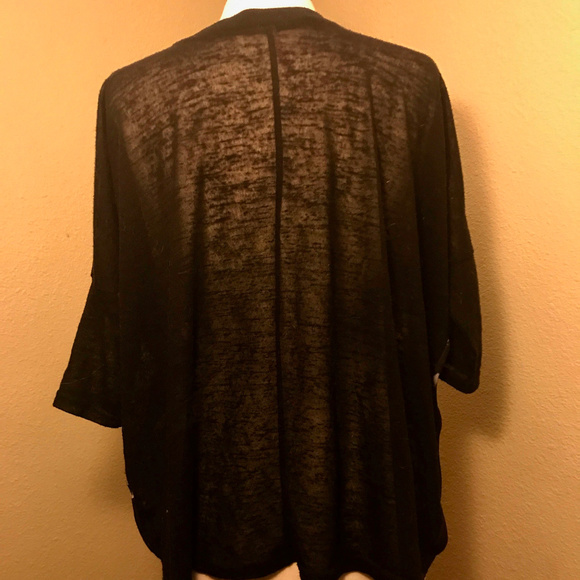 Sweewe Paris Skull and Ribbon Print Floaty Tee - Picture 3 of 4